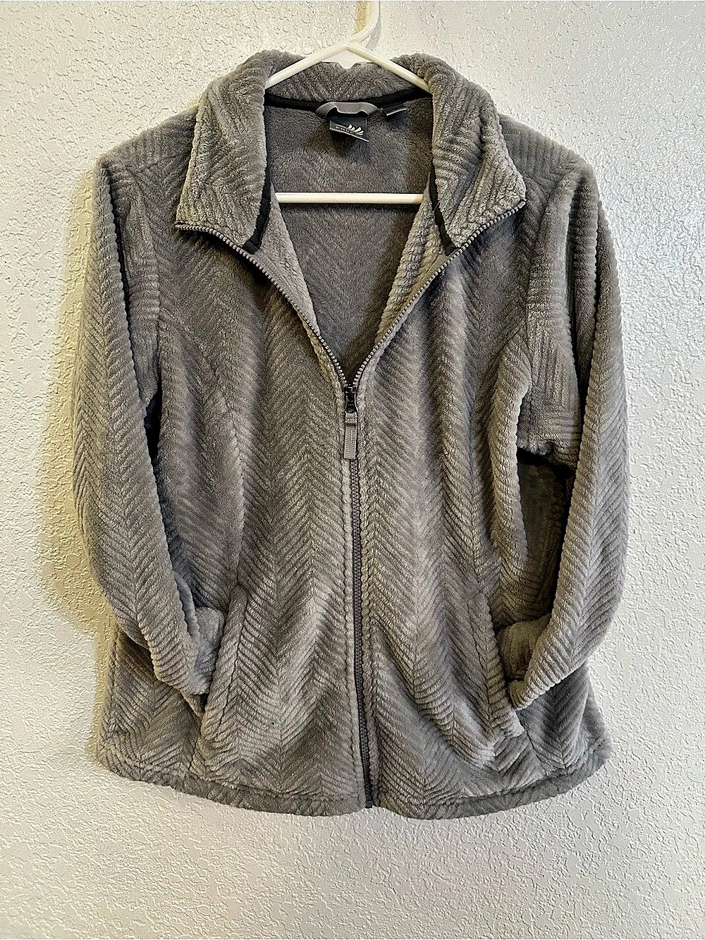 FREE2B Gray Textured Zip Jacket Size Large Like New